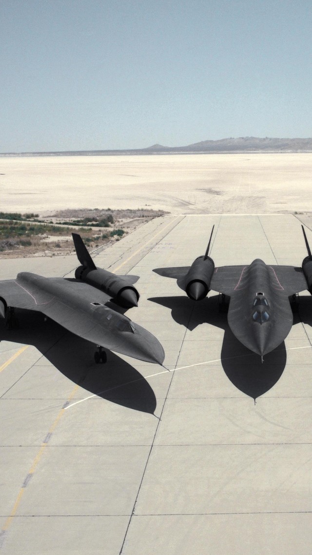сверхзвуковой, разведчик, SR-71, Lockheed, Blackbird, jet, plane, aircraft, runway, U.S. Air Force (vertical)