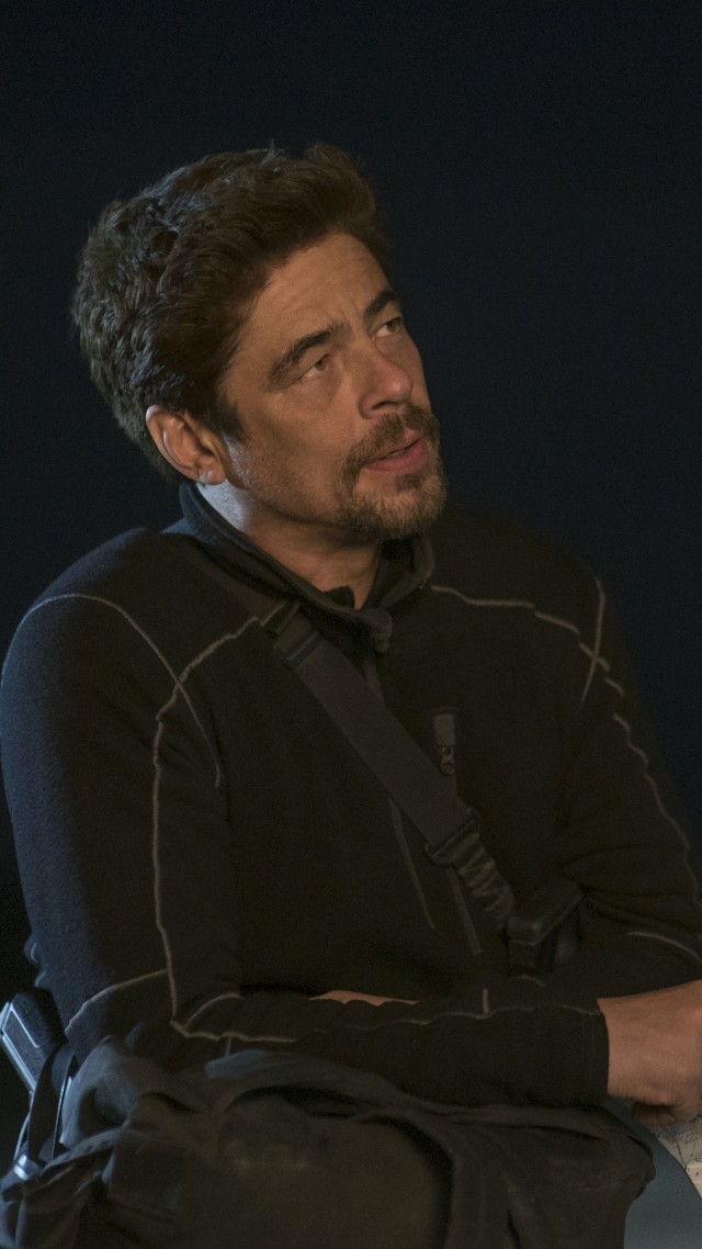 Убийца 2. Против всех, Sicario 2: Soldado, Benicio Del Toro, 8k (vertical)
