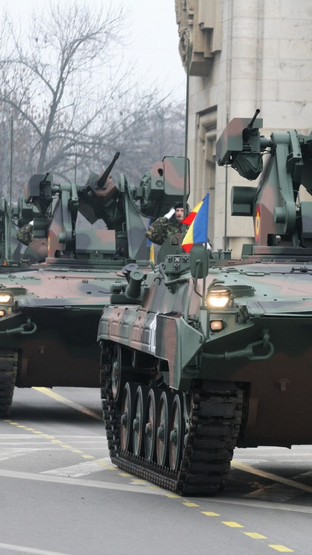 БМП, ВС Румынии, парад, MLI-84, IFV, MLI-84M, infantry fighting vehicle, MICV, Romanian Armed Forces, parade (vertical)
