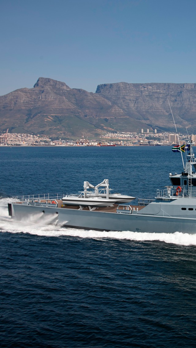 патруль, скоростной корабль, ВМФ ЮАР, Damen, FCS 5009, patrol vessel, DSCT, South Africa, high-speed, South African Navy (vertical)