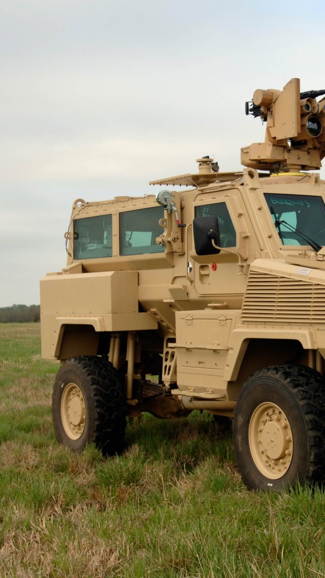 бронеавтомобиль, броневик, Армия США, RG-33, infantry mobility vehicle, BAE Systems, MRAP, IMV, U.S. Army, U.S. Marine, field (vertical)