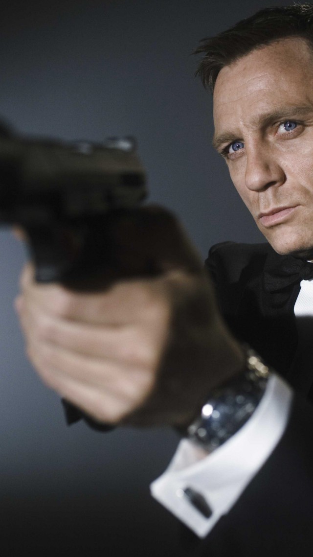 Дениел Крейг, Самые популярные знаменитости 2015, актер, пистолет, Daniel Craig, 007, James Bond, Most Popular Celebs in 2015, actor, gun (vertical)