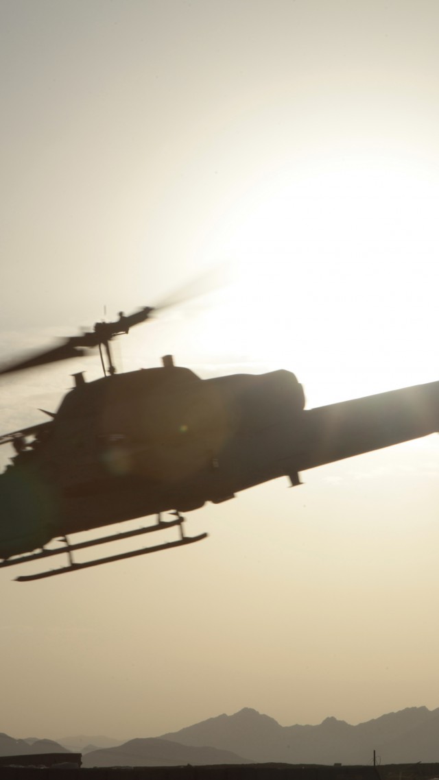 вертолет, Армия США, AH-1W, helicopter, US Army, U.S. Air Force (vertical)