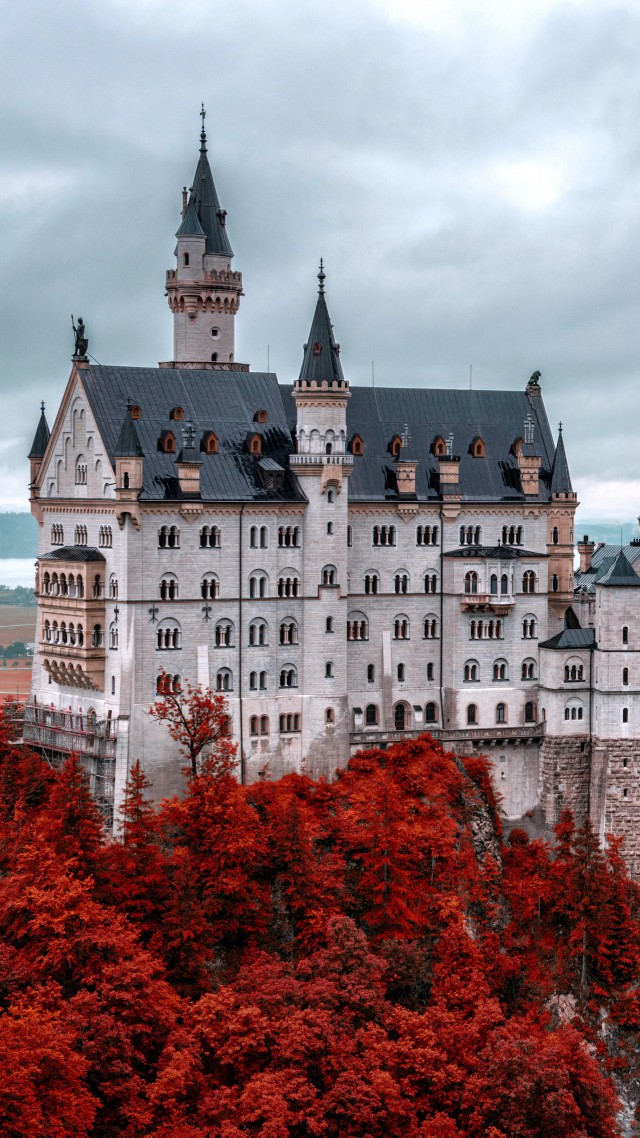 Замок Нойшванштайн, Бавария, Германия, Туризм, Путешествие, Neuschwanstein castle, Bavaria, Germany, Tourism, Travel (vertical)