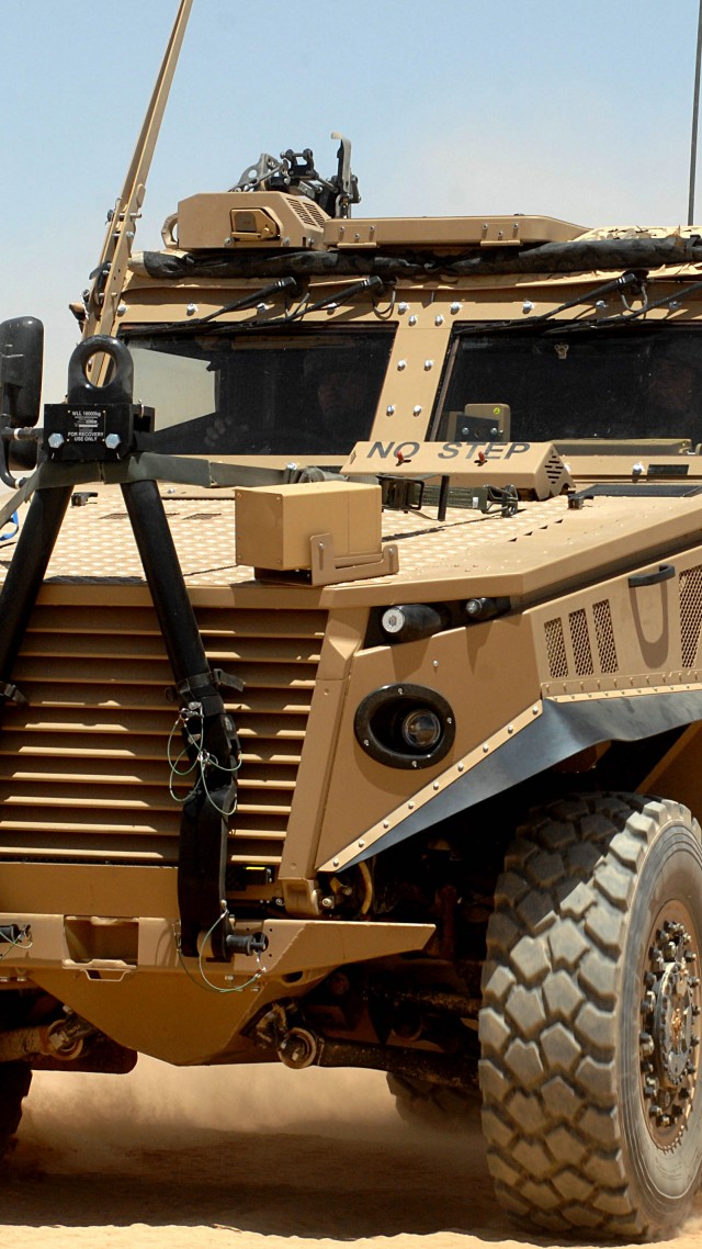 Форс Протекшн Оцелот, броневик, Армия Британии, Force Protection Ocelot, Armored car, British Army (vertical)