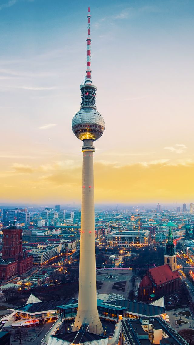 Берлинская телебашня, берлин, германия, fernsehturm, berlin, tv tower, germany (vertical)